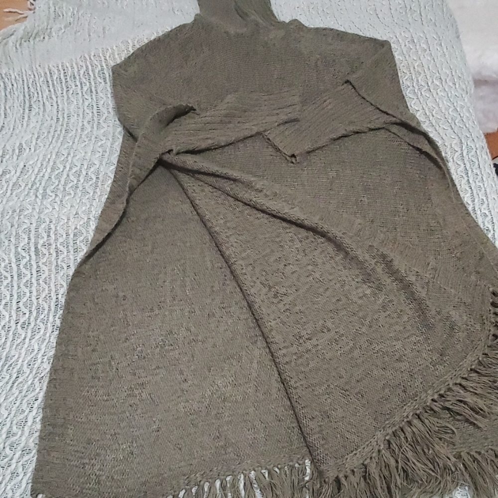 Sweater - Picture 2 of 3